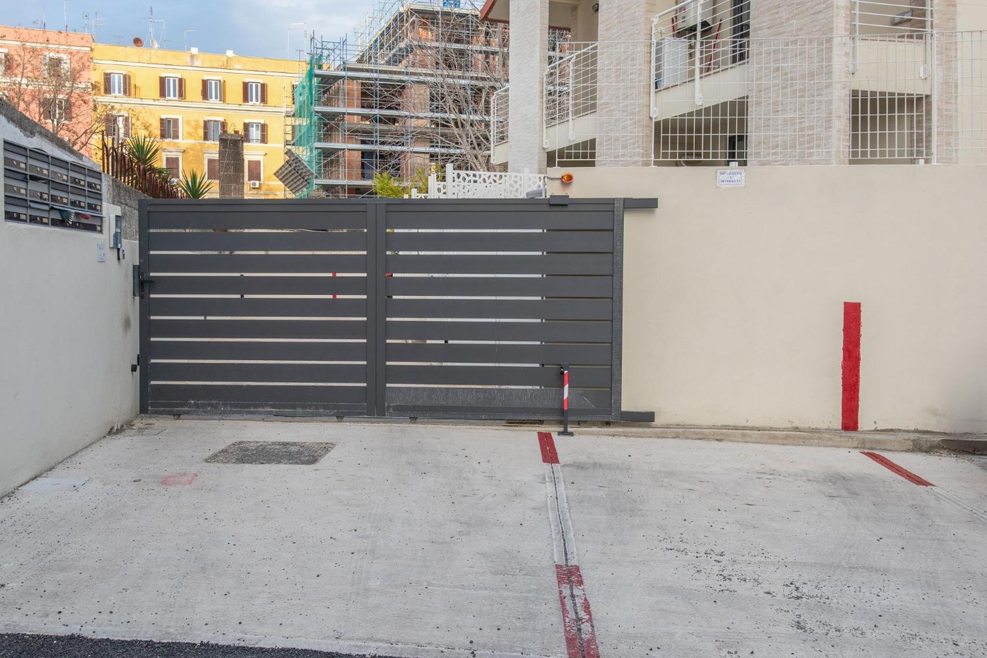 Urban Oasis Near Termini With Free Private Parking Apartment Rome